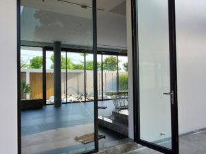 CỬA ĐI MỞ QUAY ATARASHI D100W