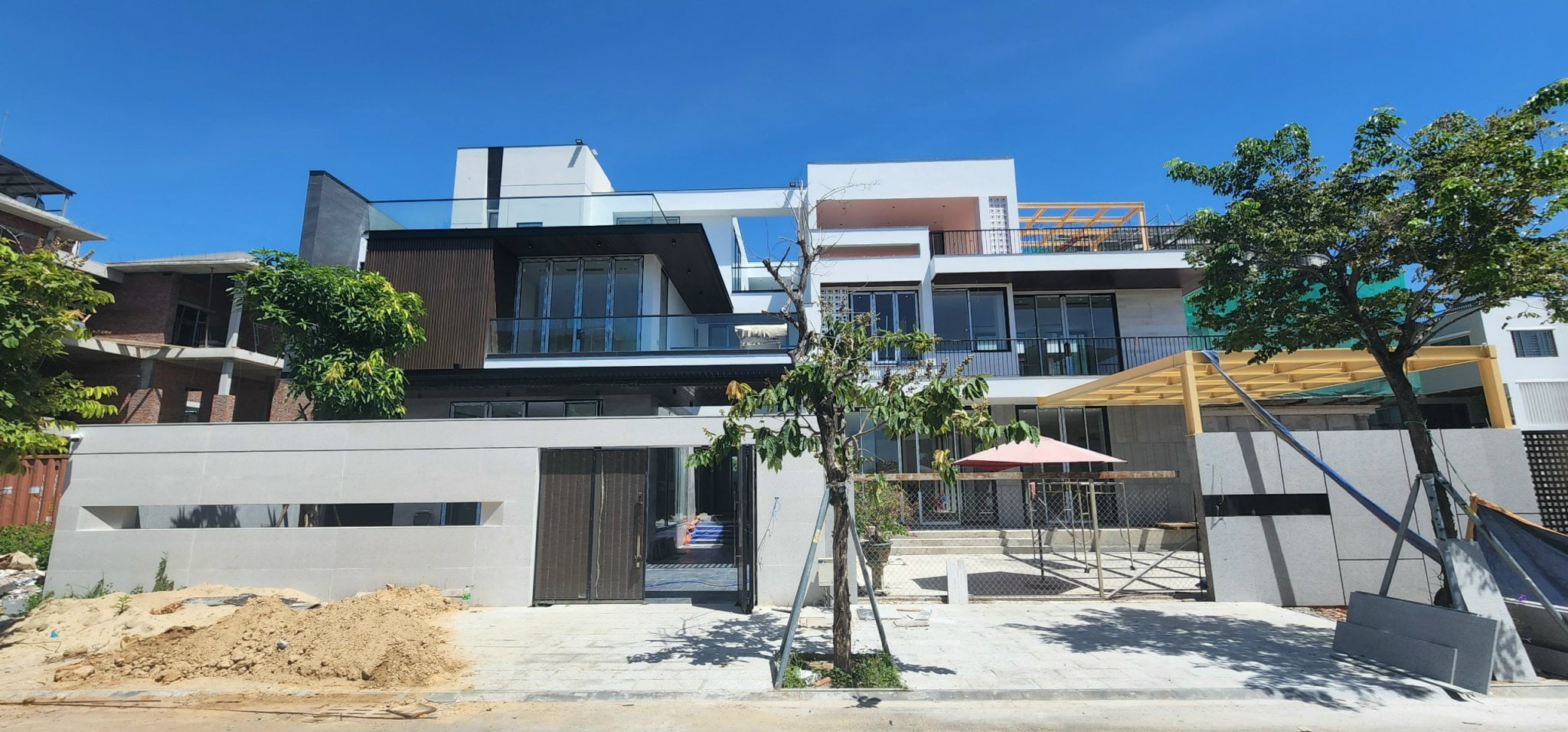 Cua-slim-chong-bao-atarashi-window