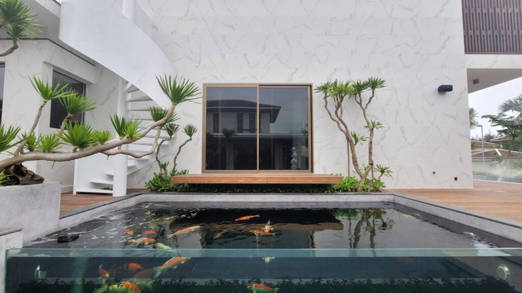 Sử dụng cửa kính có kích thước rộng mang lại không gian sống lành mạnh với ánh nắng tự nhiên Sử dụng cửa kính có kích thước rộng mang lại không gian sống lành mạnh với ánh nắng tự nhiên