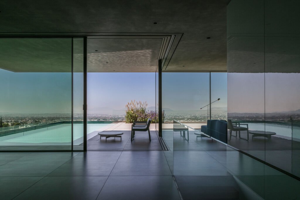 Thiết kế tinh tế với hệ lùa slim Atarashi DLX 20 âm tường