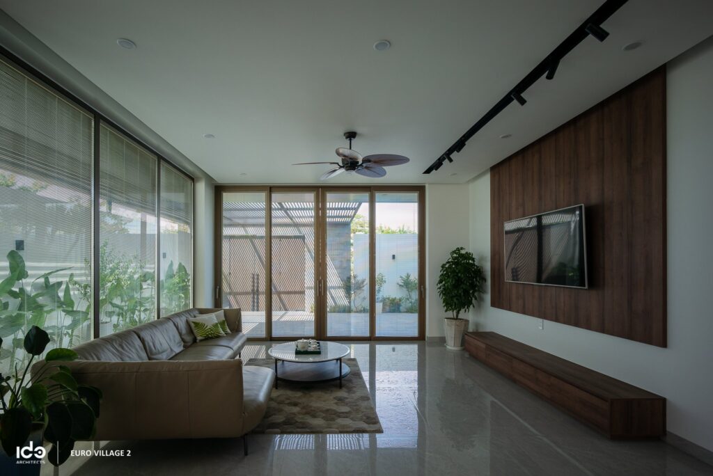 Rèm trong hộp kính che chắn nắng gắt và chống tia UV tốt Rèm trong hộp kính che chắn nắng gắt và chống tia UV tốt