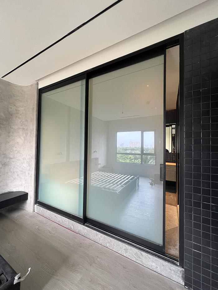 Kính điện thông minh đổi màu nhà tắm Kính điện thông minh đổi màu nhà tắm