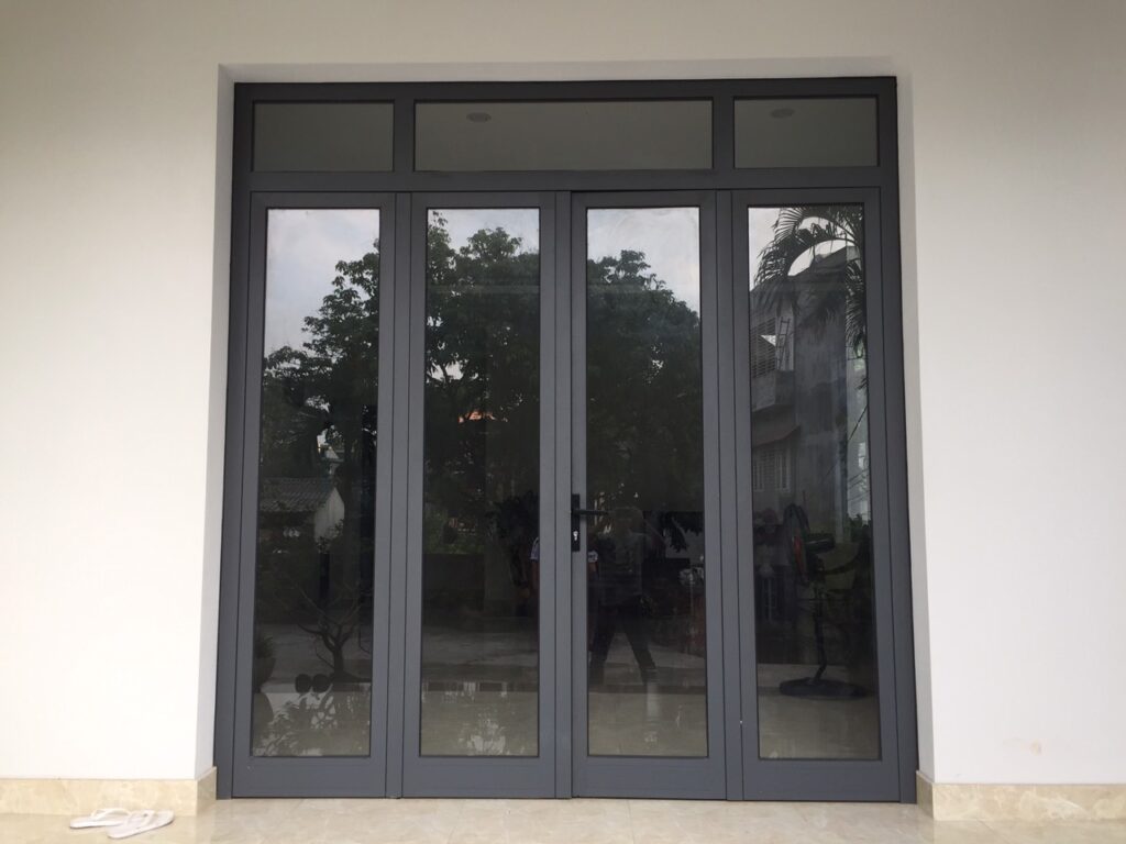Đặc điểm của cửa nhôm cao cấp 4 cánh